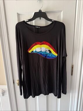 HEIMISH USA Black Long-Sleeve Sequin Lip Graphic Tee